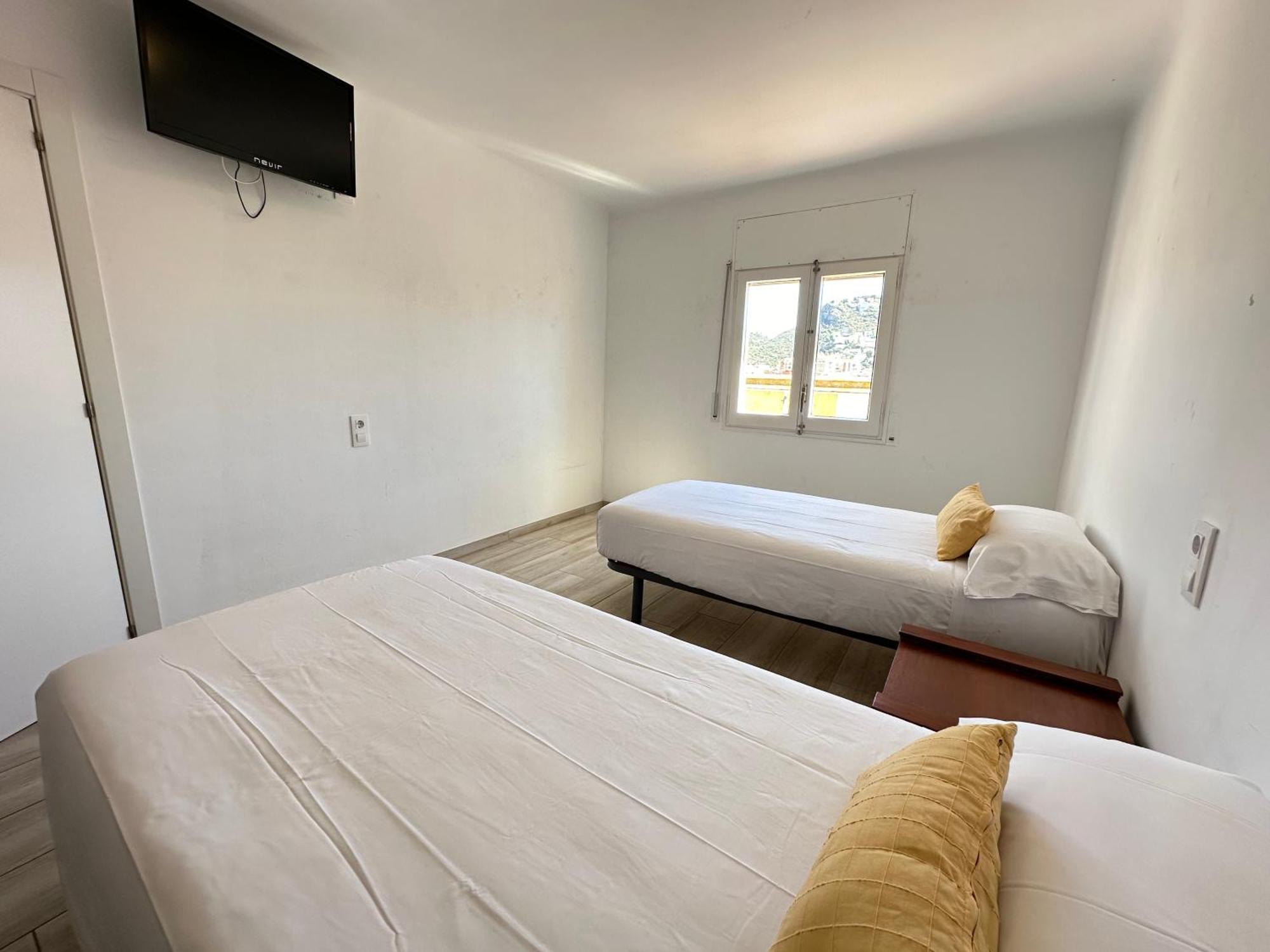 Agi Gloria Rooms Roses Exterior photo