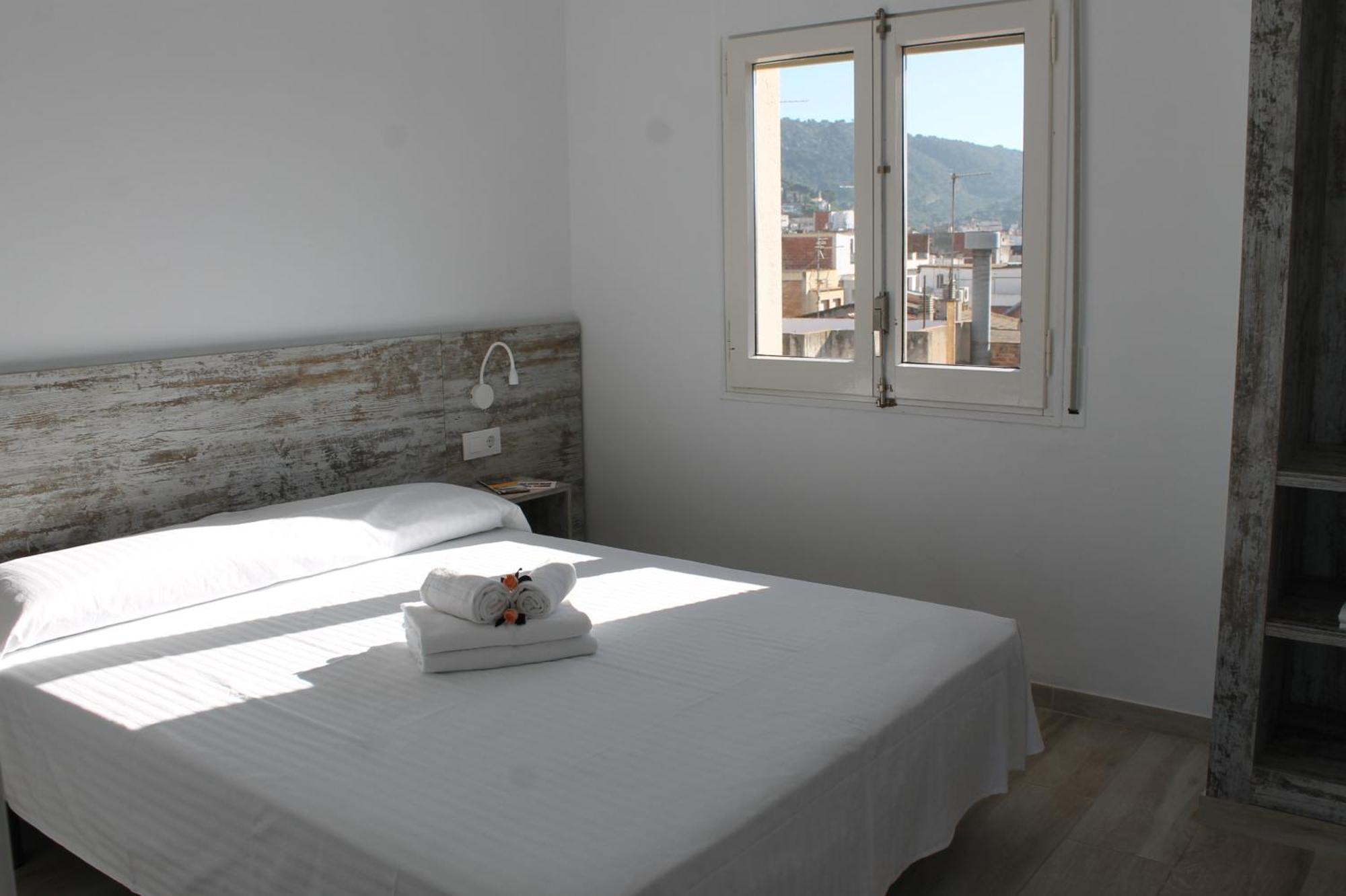 Agi Gloria Rooms Roses Exterior photo