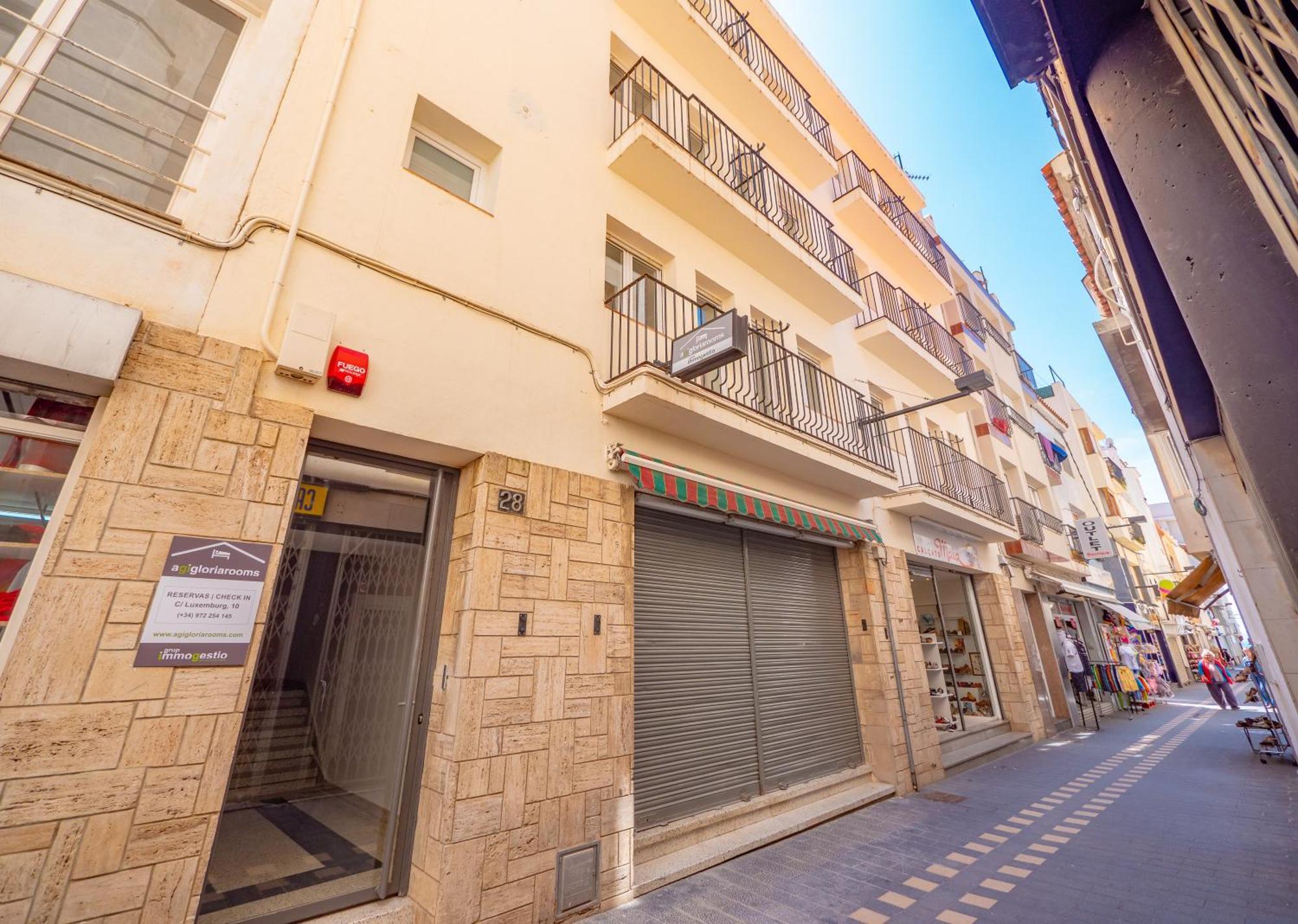 Agi Gloria Rooms Roses Exterior photo